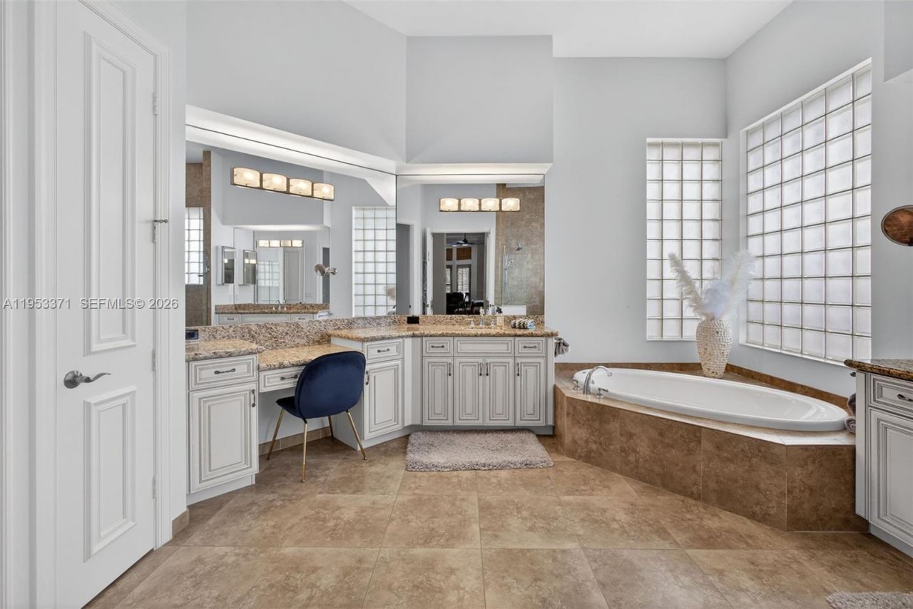 307 Charroux Dr, Palm Beach Gardens, FL 33410 Photo