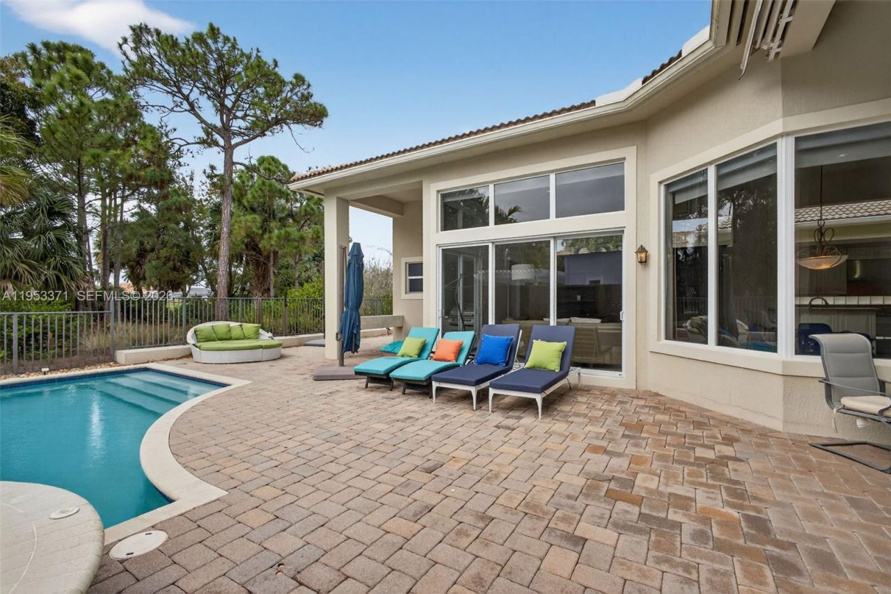 307 Charroux Dr, Palm Beach Gardens, FL 33410 Photo