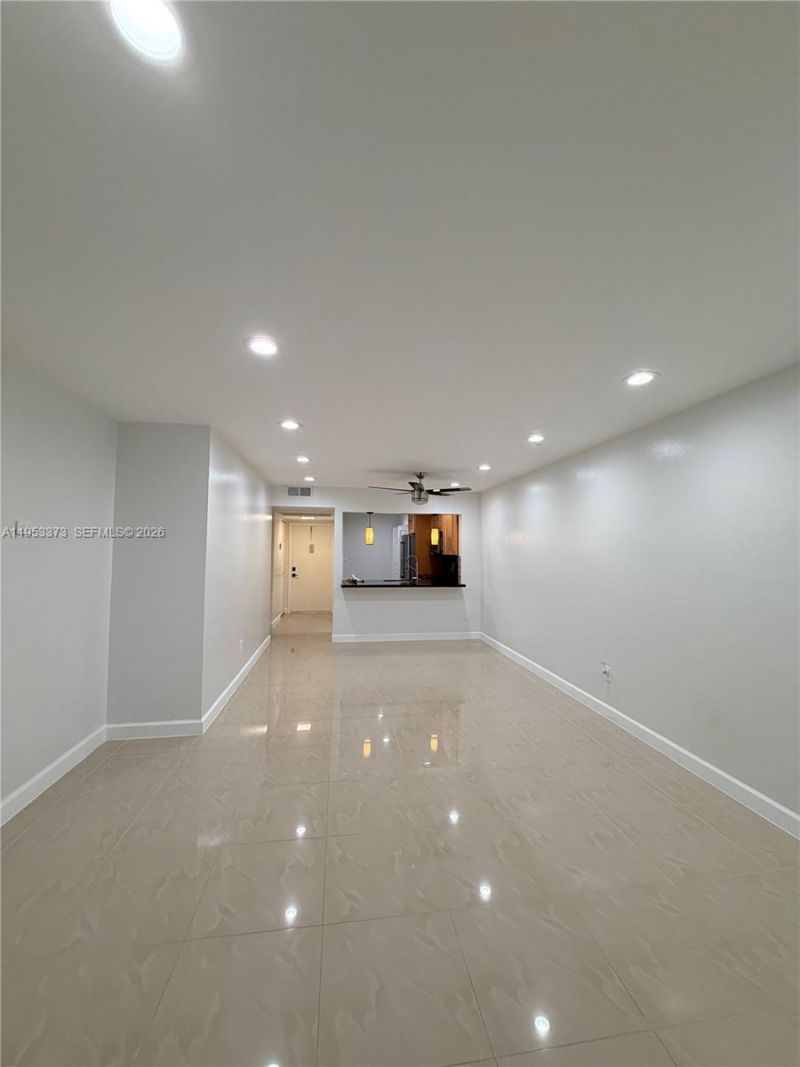 20730 NE 8th Ct, Unit 204-16, Miami, FL 33179 Photo