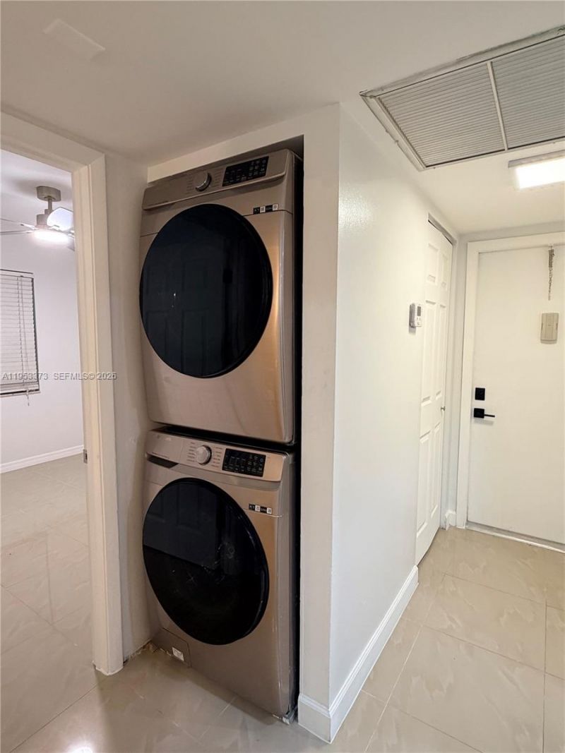 20730 NE 8th Ct, Unit 204-16, Miami, FL 33179 Photo