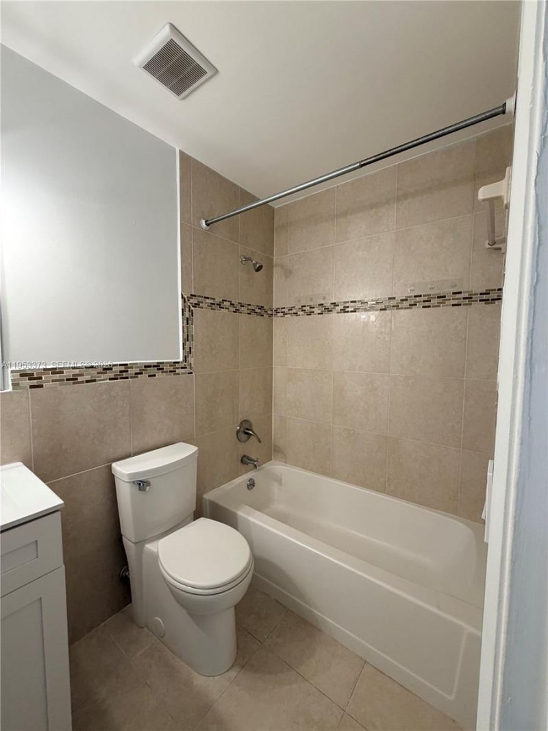 20730 NE 8th Ct, Unit 204-16, Miami, FL 33179 Photo