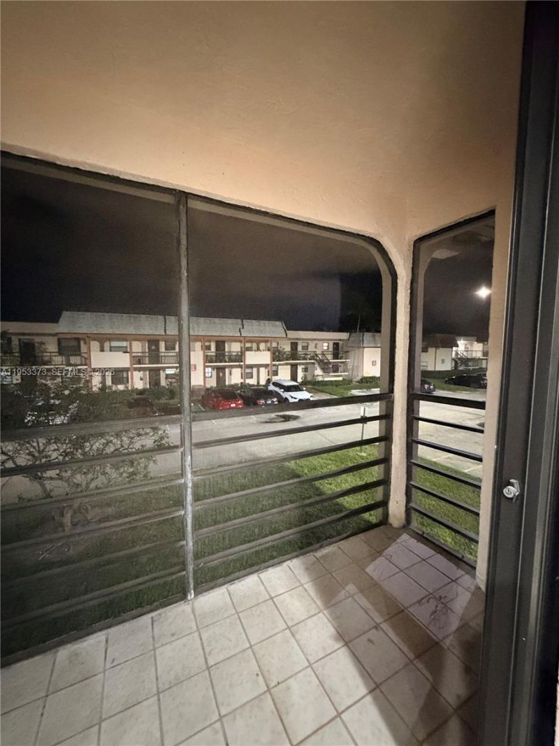 20730 NE 8th Ct, Unit 204-16, Miami, FL 33179 Photo