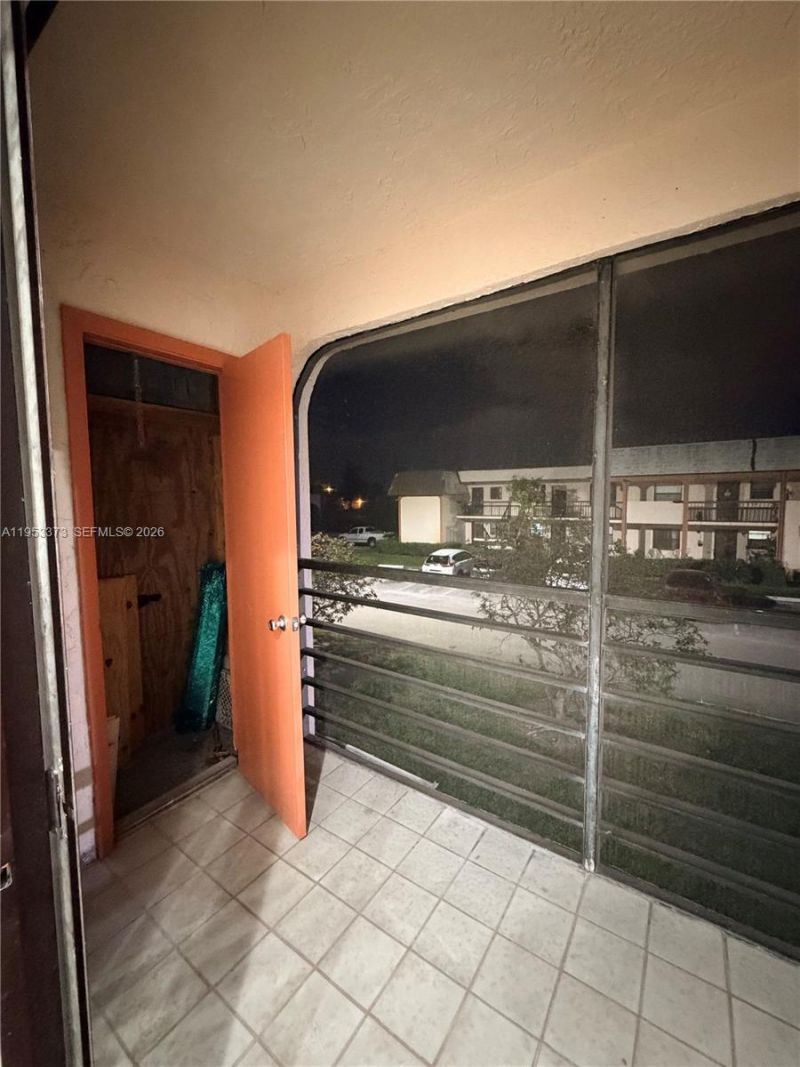 20730 NE 8th Ct, Unit 204-16, Miami, FL 33179 Photo