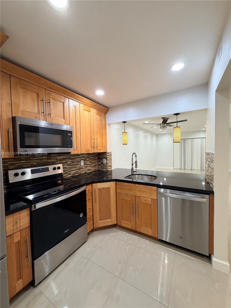 20730 NE 8th Ct, Unit 204-16, Miami, FL 33179 Photo