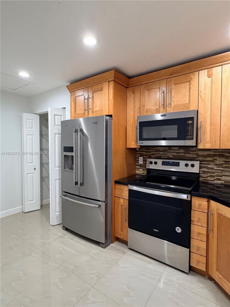 20730 NE 8th Ct, Unit 204-16, Miami, FL 33179 Photo