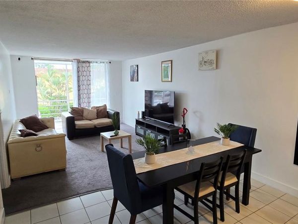 1830 Dixieanna St , Unit 203, Hollywood, FL 33020