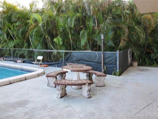 1830 Dixieanna St , Unit 203, Hollywood, FL 33020 Photo