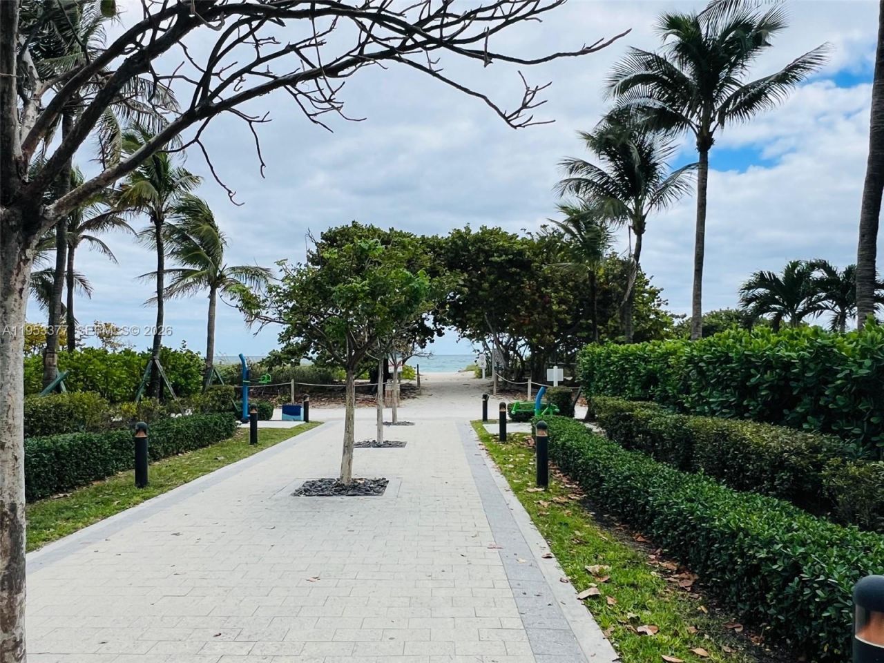 9195 Collins Ave, Unit 413, Surfside, FL 33154 Photo