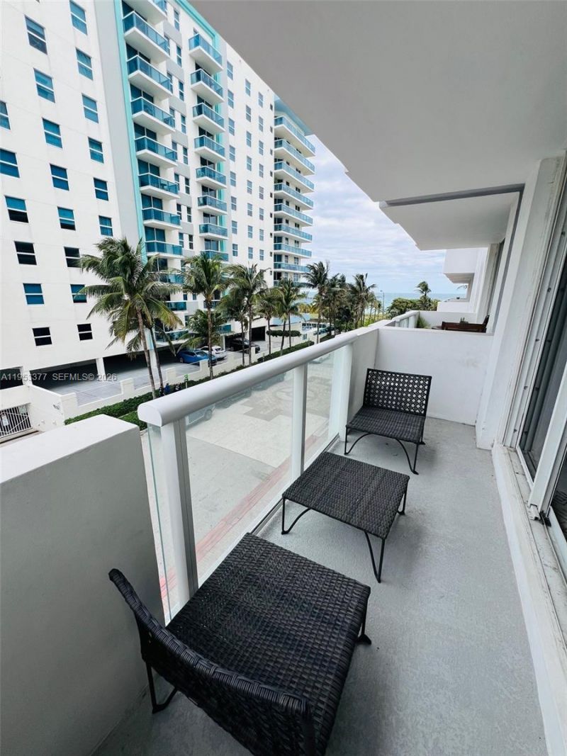 9195 Collins Ave, Unit 413, Surfside, FL 33154 Photo