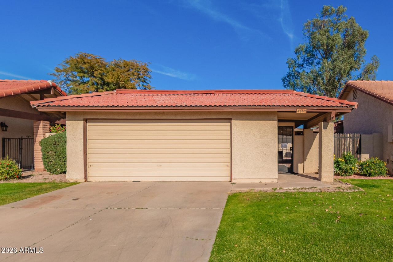 5222 E Tamblo Drive, Phoenix, AZ 85044 Main Photo