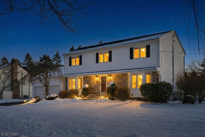 2 Mettle Ln, Roxbury, NJ 07885 Main Photo