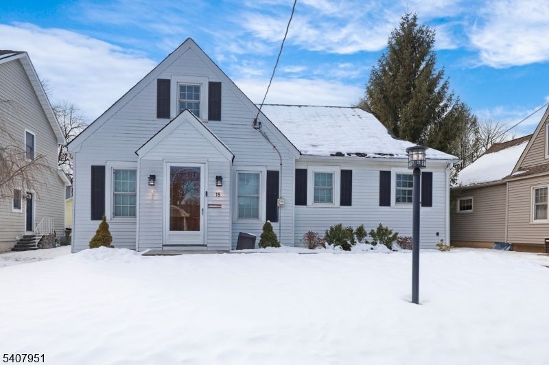15 Godfrey Ave, Roseland, NJ 07068 Main Photo