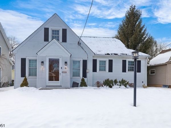 15 Godfrey Ave, Roseland, NJ 07068