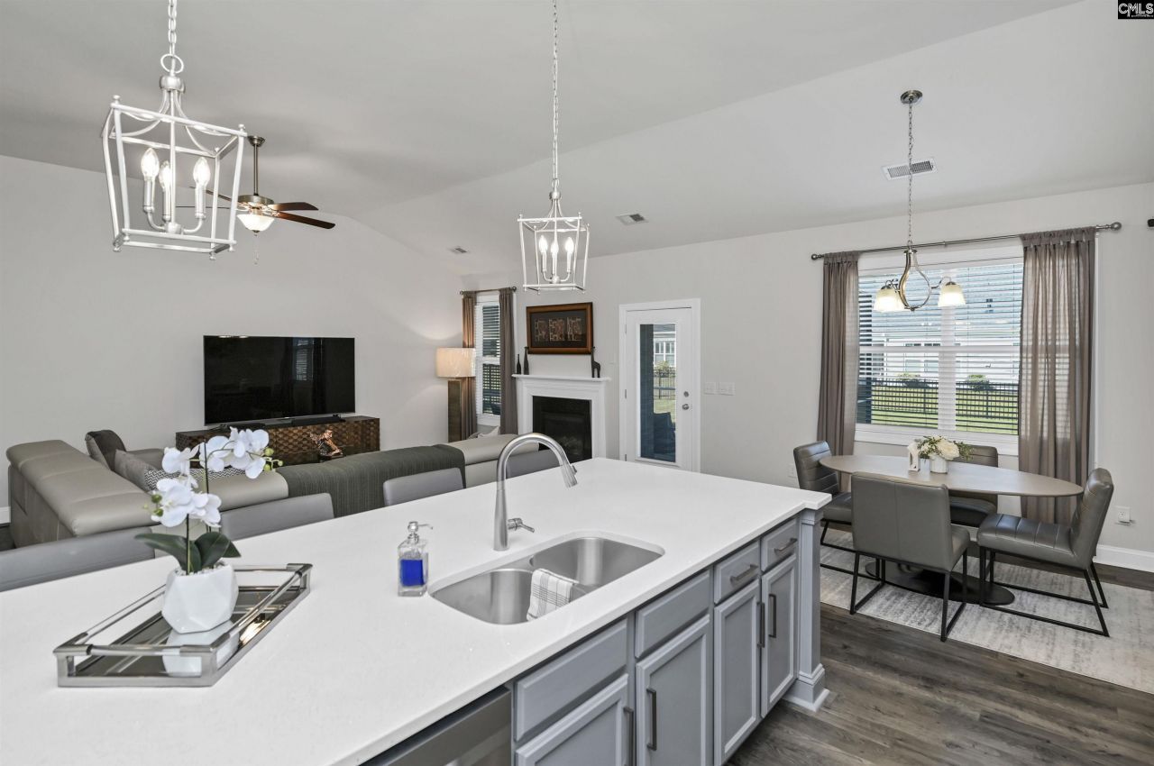 208 Doe Meadow Lane  Photo 11