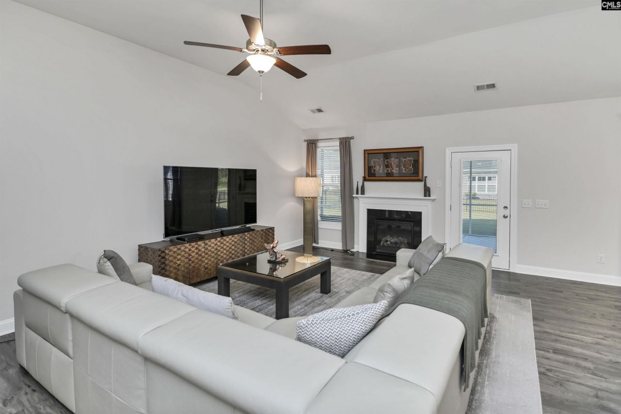 208 Doe Meadow Lane  Photo 6