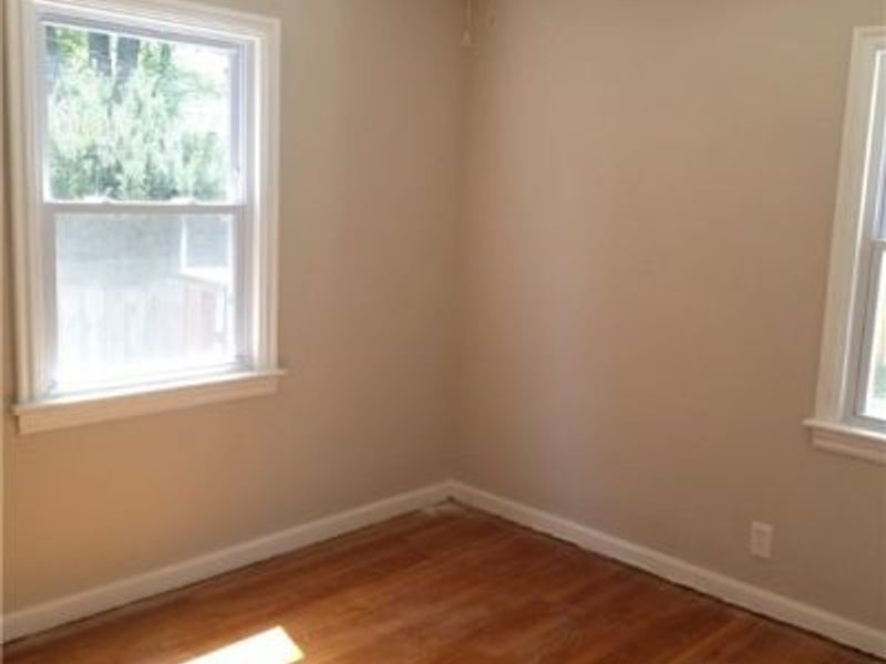 952 Elbon Road, Cleveland, OH 44121 Photo 9