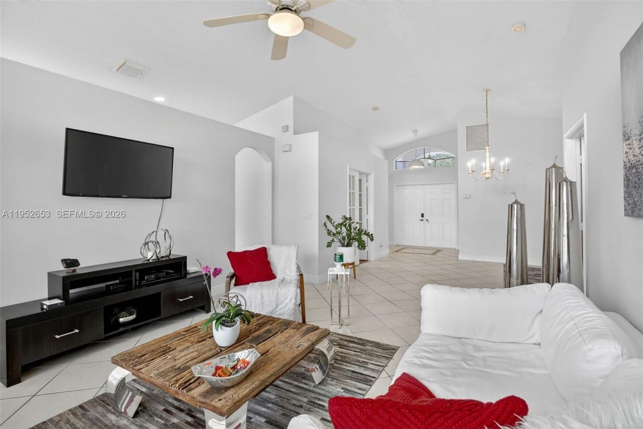 13262 NW 15th St, Pembroke Pines, FL 33028 Photo