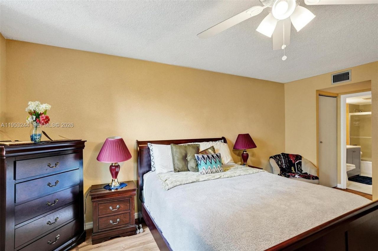 2999 NW 48th Ave, Unit 245, Lauderdale Lakes, FL 33313 Photo