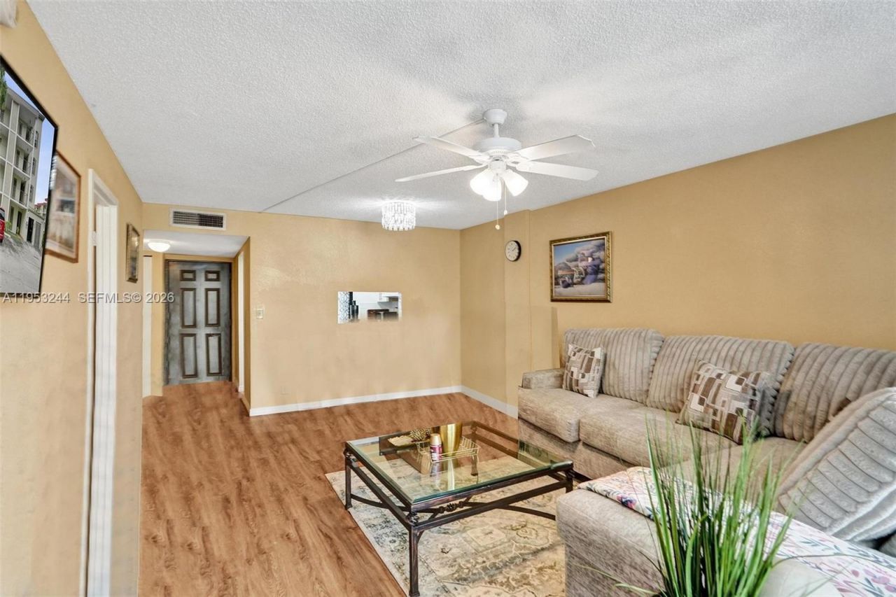 2999 NW 48th Ave, Unit 245, Lauderdale Lakes, FL 33313 Photo