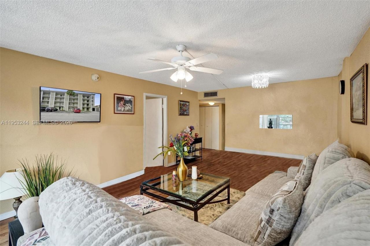 2999 NW 48th Ave, Unit 245, Lauderdale Lakes, FL 33313 Photo
