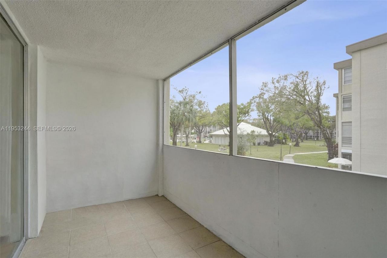 2999 NW 48th Ave, Unit 245, Lauderdale Lakes, FL 33313 Photo