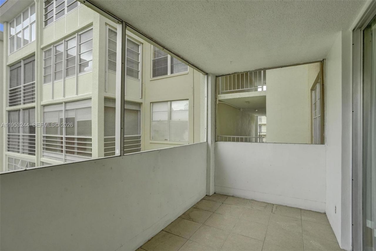 2999 NW 48th Ave, Unit 245, Lauderdale Lakes, FL 33313 Photo