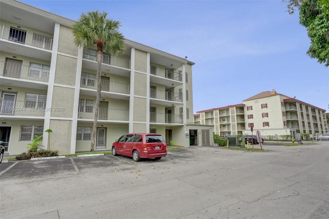 2999 NW 48th Ave, Unit 245, Lauderdale Lakes, FL 33313 Photo
