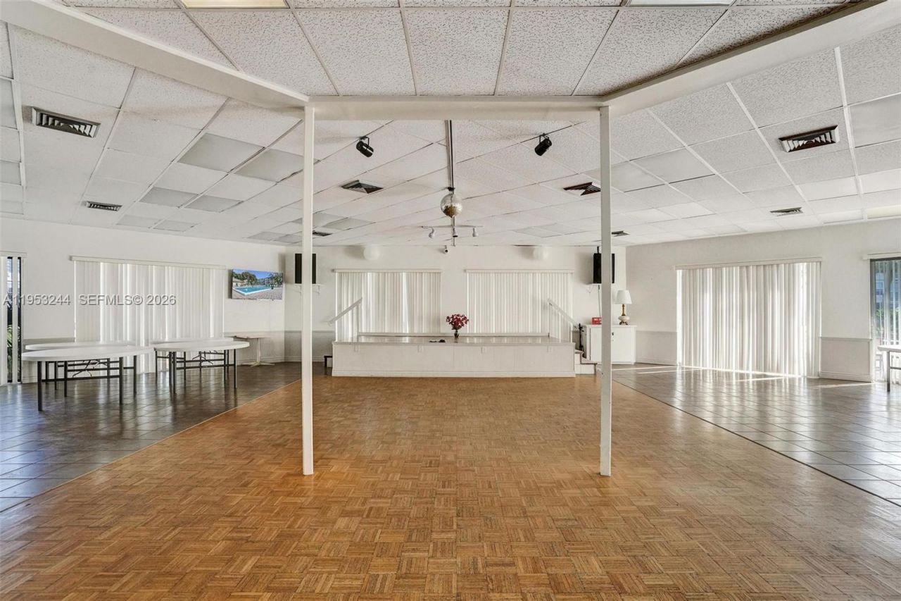 2999 NW 48th Ave, Unit 245, Lauderdale Lakes, FL 33313 Photo