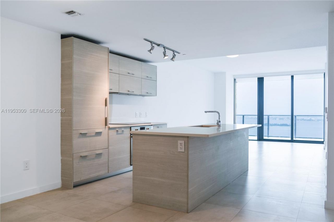 650 NE 32 St, Unit 2703, Miami, FL 33137 Photo