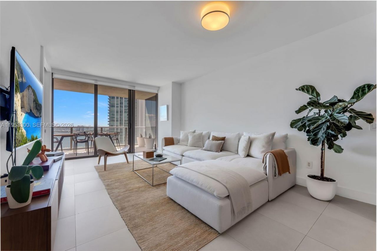 650 NE 32 St, Unit 2703, Miami, FL 33137 Photo