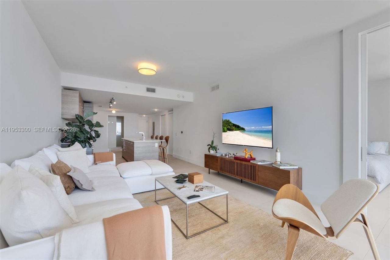 650 NE 32 St, Unit 2703, Miami, FL 33137 Photo