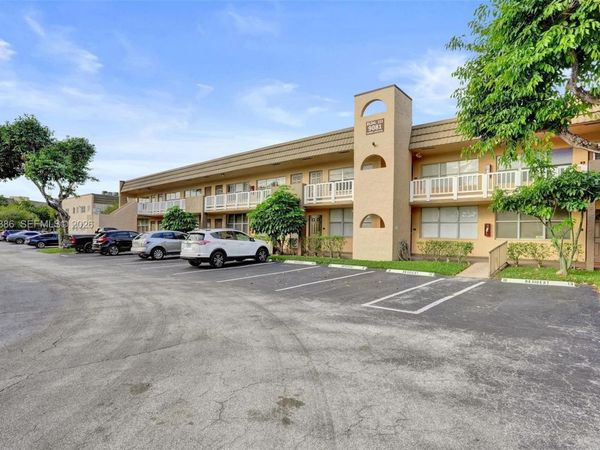 9081 Sunrise Lakes Blvd, Unit 107, Sunrise, FL 33322
