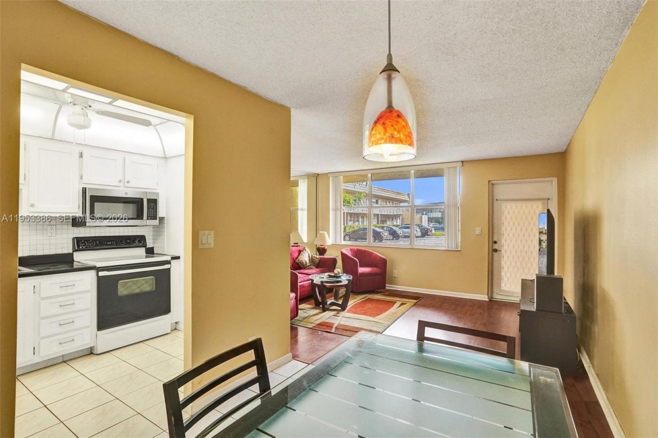 9081 Sunrise Lakes Blvd, Unit 107, Sunrise, FL 33322 Photo