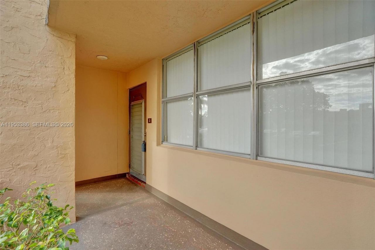 9081 Sunrise Lakes Blvd, Unit 107, Sunrise, FL 33322 Photo