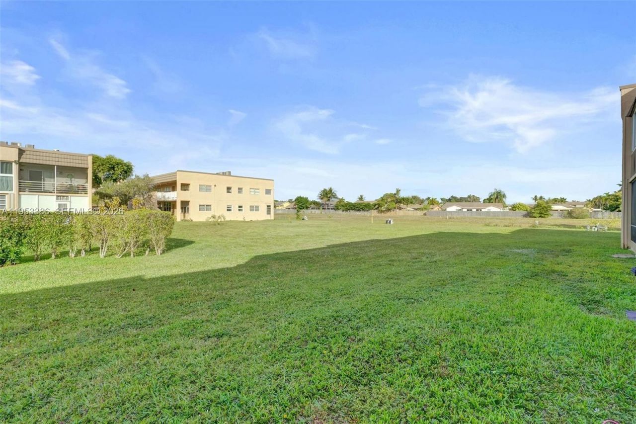 9081 Sunrise Lakes Blvd, Unit 107, Sunrise, FL 33322 Photo