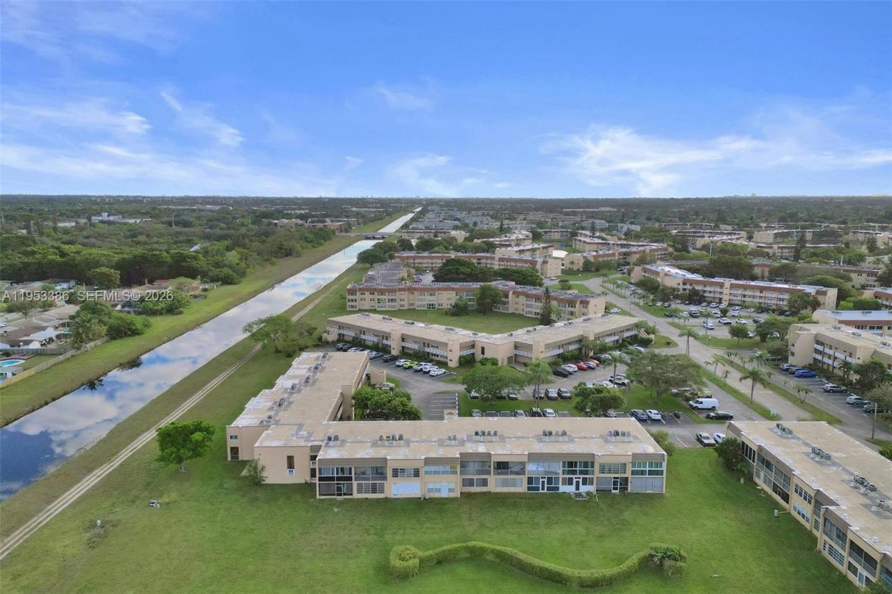 9081 Sunrise Lakes Blvd, Unit 107, Sunrise, FL 33322 Photo