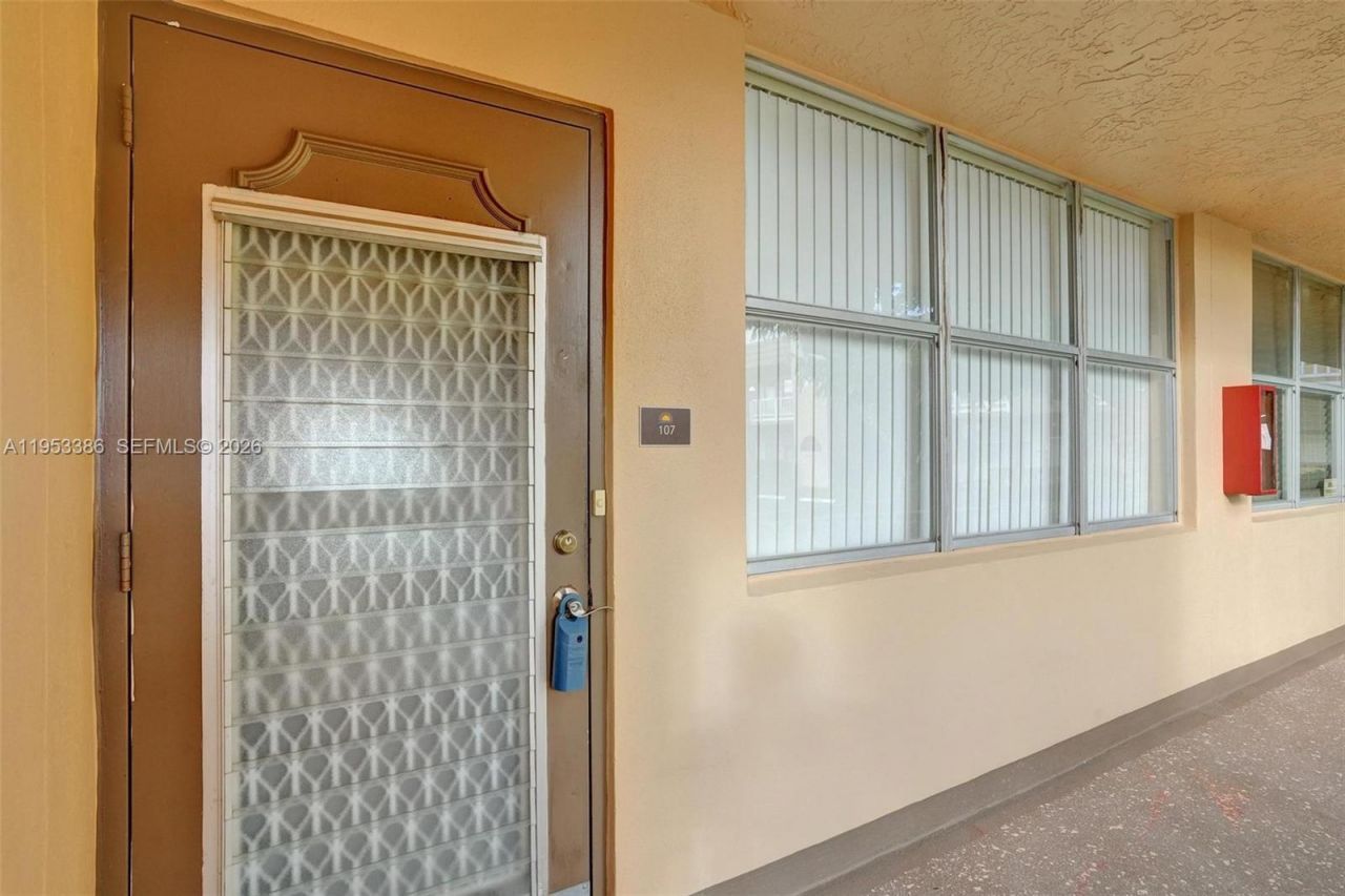 9081 Sunrise Lakes Blvd, Unit 107, Sunrise, FL 33322 Photo