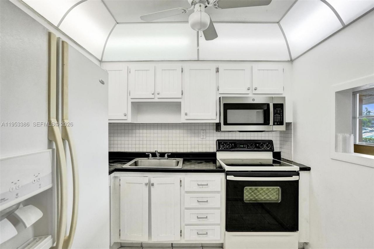 9081 Sunrise Lakes Blvd, Unit 107, Sunrise, FL 33322 Photo