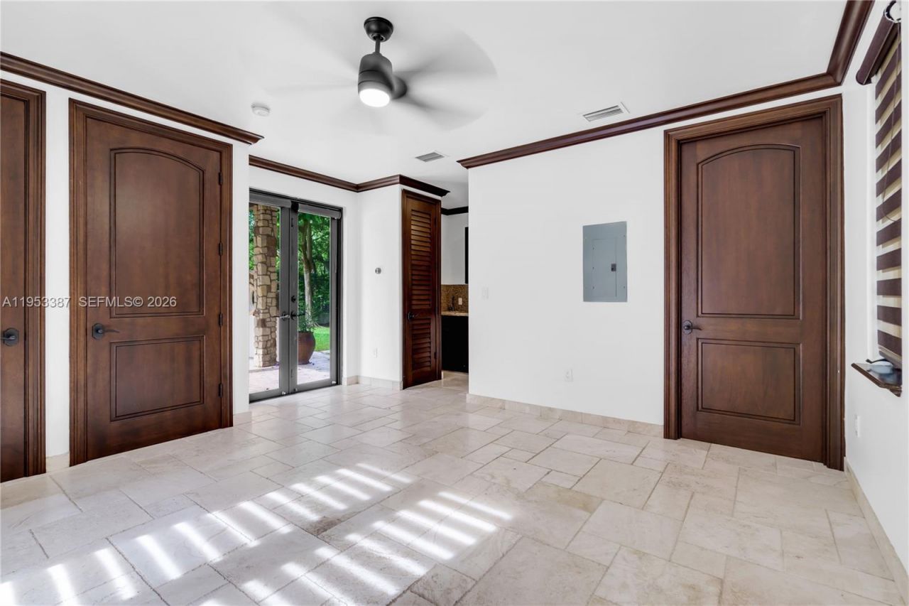 9801 SW 60th Ct, Pinecrest, FL 33156 Photo