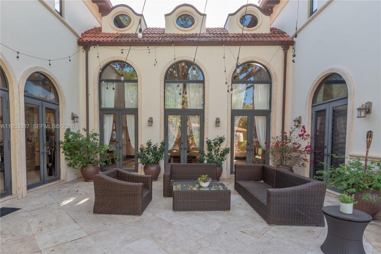 9801 SW 60th Ct, Pinecrest, FL 33156 Photo