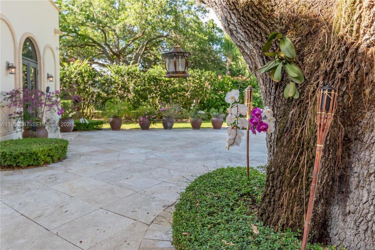 9801 SW 60th Ct, Pinecrest, FL 33156 Photo