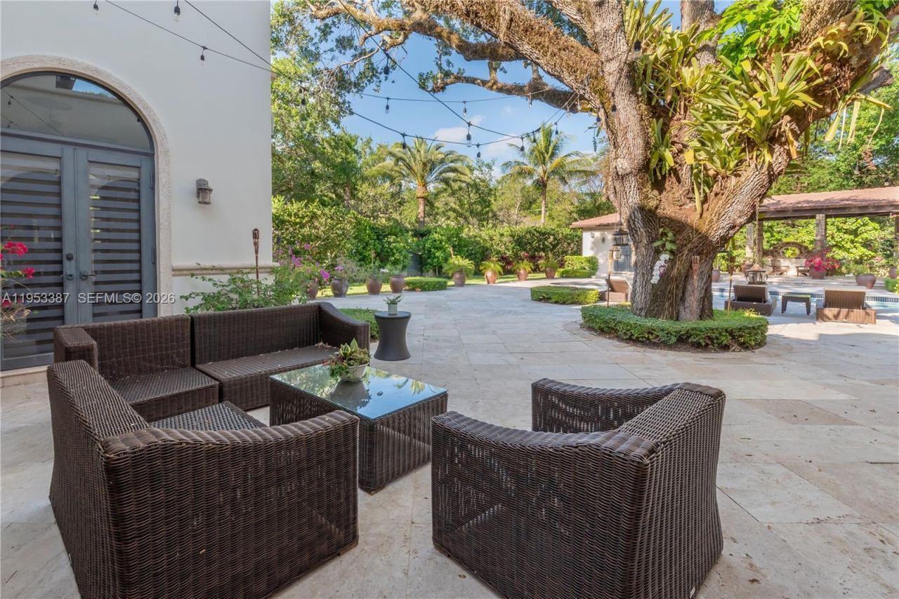 9801 SW 60th Ct, Pinecrest, FL 33156 Photo