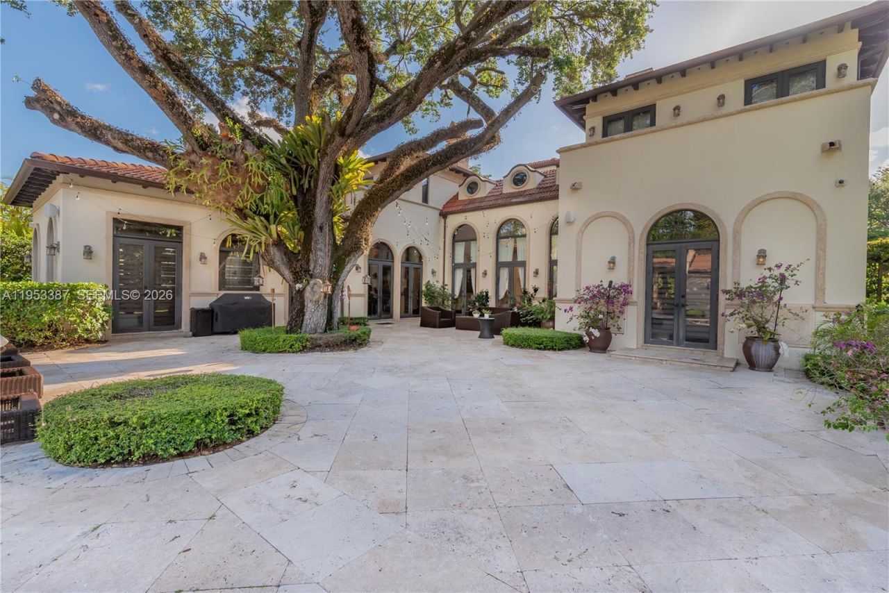 9801 SW 60th Ct, Pinecrest, FL 33156 Photo