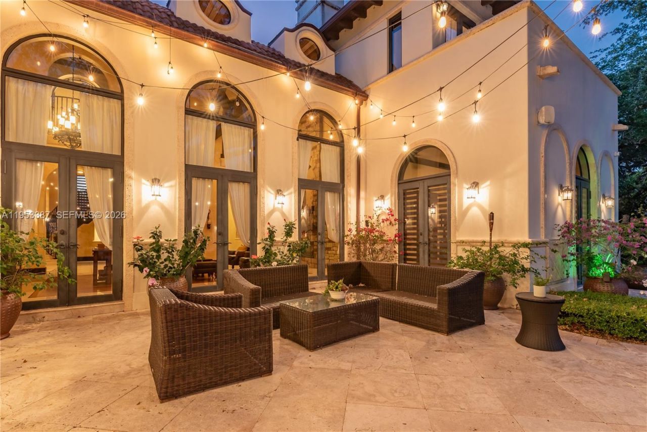 9801 SW 60th Ct, Pinecrest, FL 33156 Photo