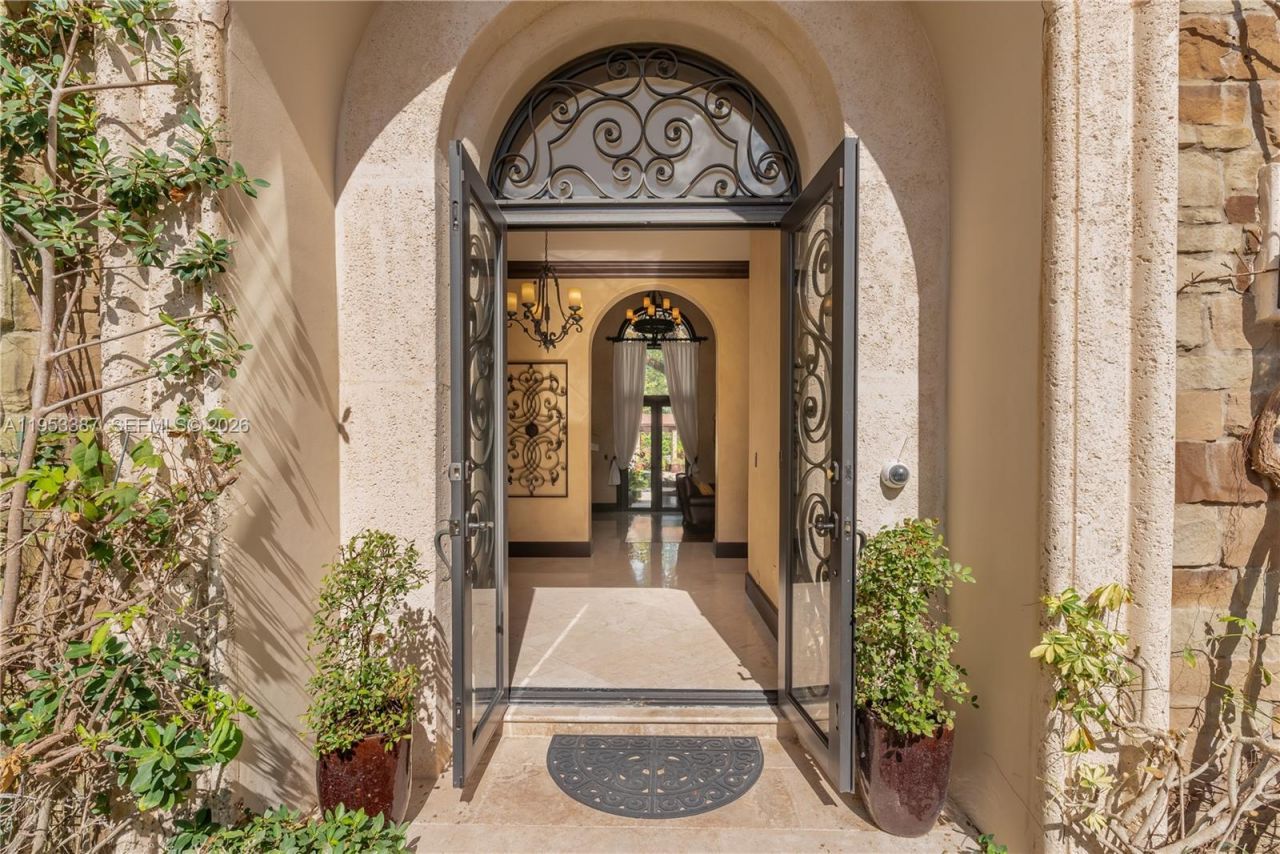 9801 SW 60th Ct, Pinecrest, FL 33156 Photo