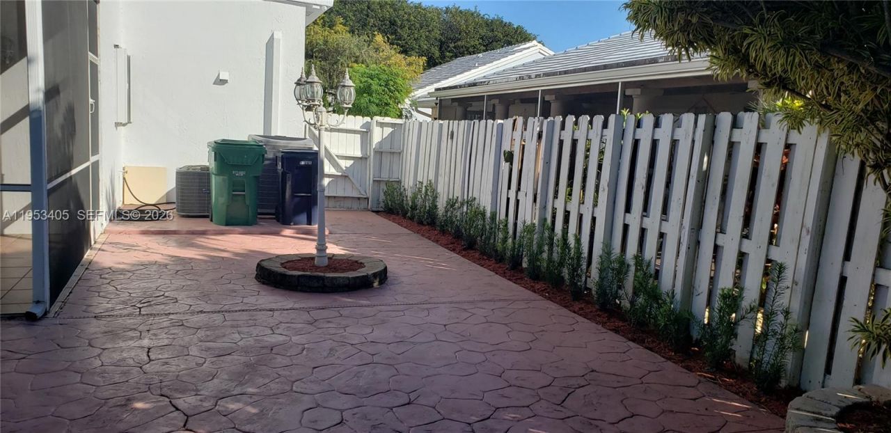 11242 SW 62nd Ln, Unit 11242, Miami, FL 33173 Photo