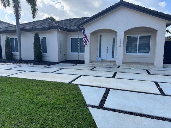 8778 NW 169th Ter, Miami Lakes, FL 33018