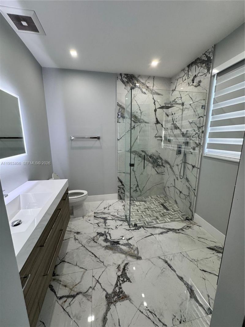 8778 NW 169th Ter, Miami Lakes, FL 33018 Photo