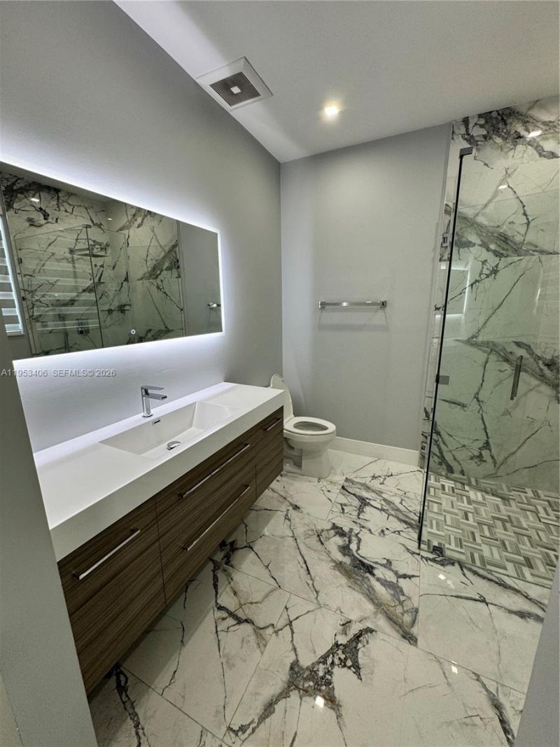 8778 NW 169th Ter, Miami Lakes, FL 33018 Photo