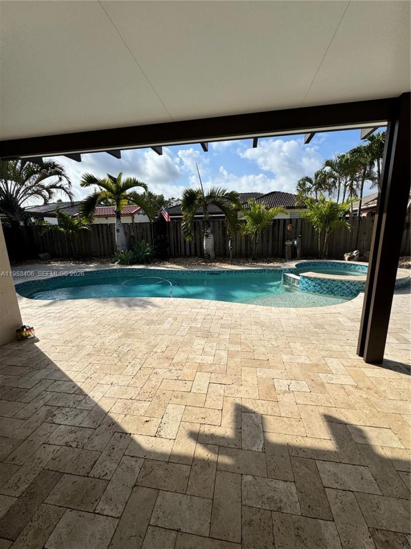 8778 NW 169th Ter, Miami Lakes, FL 33018 Photo